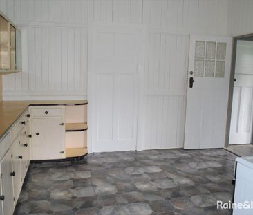 CHARMING 2 BEDROOM UNIT - Photo 5