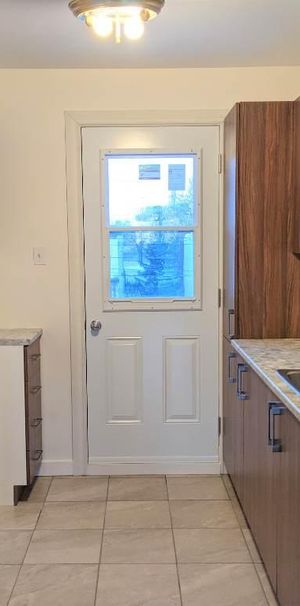 Beau et grand 5-1/2 au 2e étage d'un triplex rénové à Montreal, Mercier-Hochelaga - Photo 1