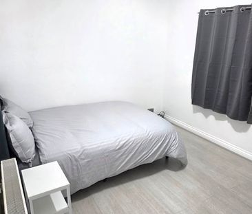 Room in a Shared House, Foundry Mill Street, LS14 - Photo 2