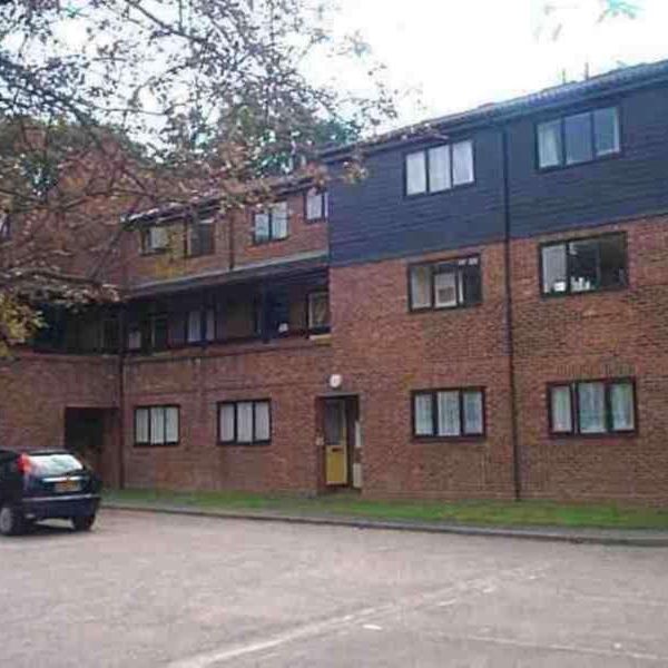 Wordsworth Court, Hatfield, AL10 - Photo 1