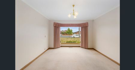 Perfect location in highly sought after Wendouree with walking distance to all! - Photo 2