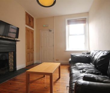 5 bedroom maisonette to rent - Photo 1