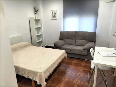 Calle Santos Justo y Pastor, Valencia, Valencian Community 46022 - Photo 2