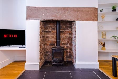 Handbridge - Photo 2