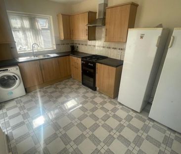 Room To Let - Photo 4