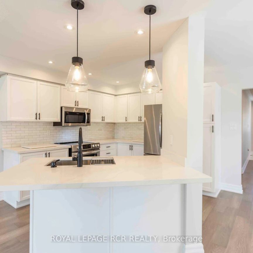 Condo Townhouse For Lease | N9256468 - Photo 1