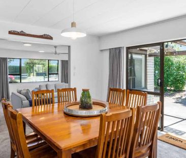 Fully furnished in Five Mile Bay - Photo 2