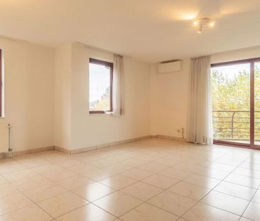 Appartement te huur in Waterloo voor € 1.350 met 3 slaapkamers - Photo 1