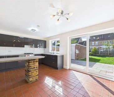 Ray Lea Close, Maidenhead, Berkshire, SL6 - Photo 3