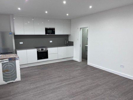 Studio to rent - Photo 3