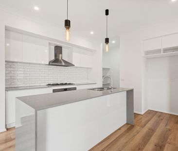 Stunning 4-Bedroom Home with Modern Amenities in Heart of Wollert! - Photo 2
