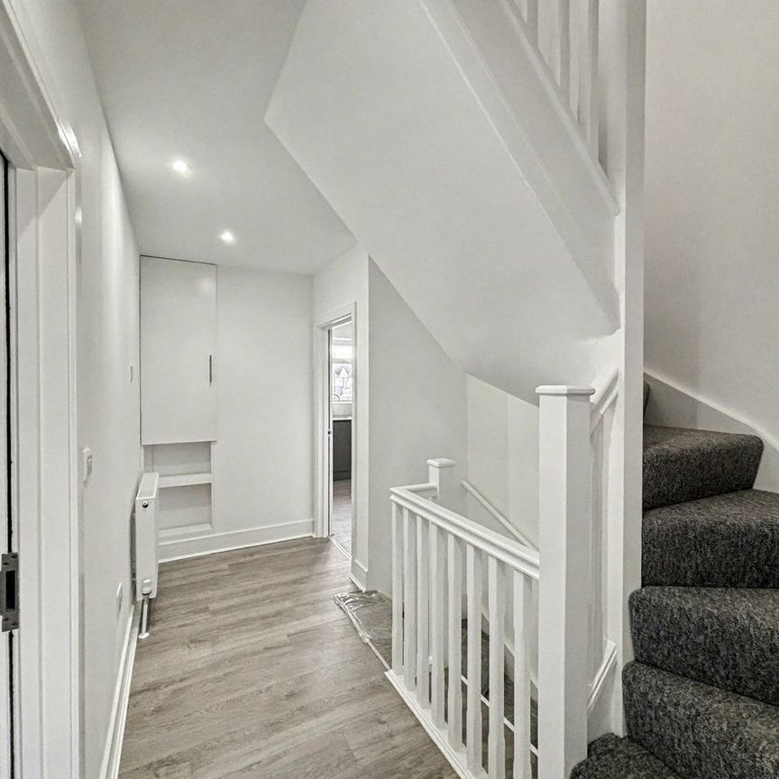 Flat 2, Girton Avenue, Kingsbury, NW9 - Photo 1