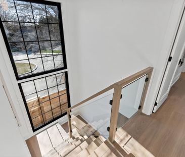 For Lease - 180 Glenwood Crescent, Toronto, Ontario - Photo 6