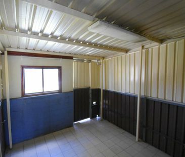 GOOD CONDITION & SPACIOUS 2 BEDROOM TOWNHOUSSE - Photo 5