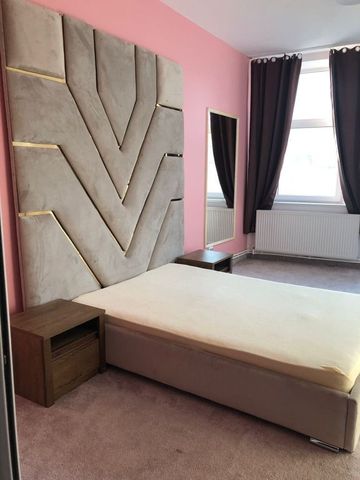 Casa de inchiriat P+1E+M - Piata Centrala - Fotografie 3