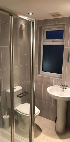 Glenny Road, Barking, IG11 - Photo 2