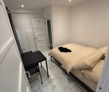 Studio Flat, London, SW19 - Photo 1