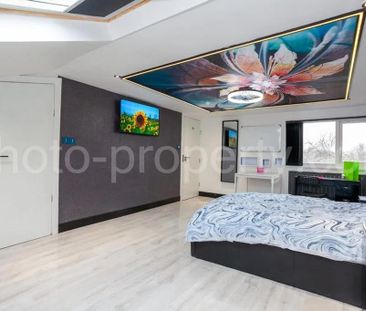1 bedroom in a house share to rent - Photo 3