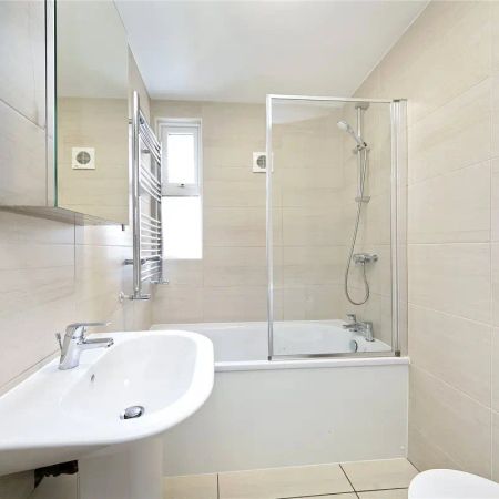 4 bedroom house in Twickenham - Photo 4