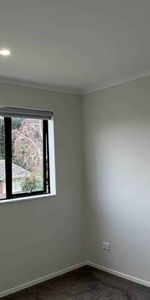 4 bedroom and 2.5 bathroom Townhouse in Hillsb... - Photo 4