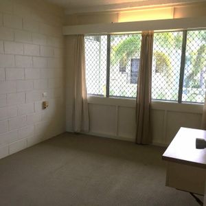 INNER CITY LIVING!!! - Photo 2