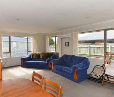 Central Richmond Family Home. - Photo 6