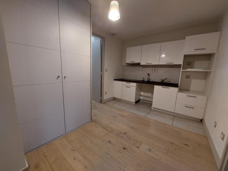 location Appartement F1 DE 50.5m² À LYON - Photo 2