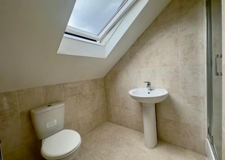 4 bedroom flat to rent - Photo 4