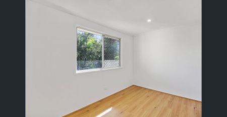 Cozy Dual Family Living in Woodridge, QLD! - Photo 3