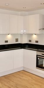 Crescent House, Rugby, CV21 - Photo 4