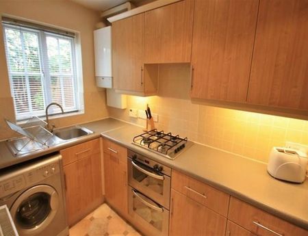 2 Bedroom Mews Available Arranging tenancy - Photo 3