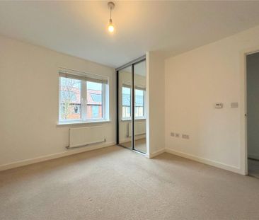 4 bedroom semi-detached house to rent - Photo 5