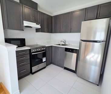 For Lease - 9 Waterleaf Road Unit# Coach House, Markham, Ontario - Photo 4