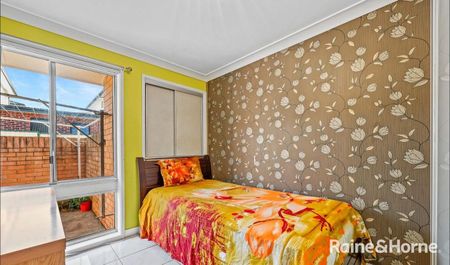 LOCATION IS THE KEY! LOVELY 2 BEDROOM VILLA IN INGLEBURN FOR LEASE! - Photo 3