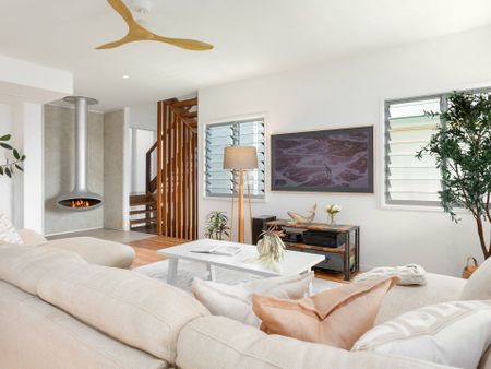REDUCED! Stunning Coastal Family Home with Pool & Self-Contained Living - Photo 2
