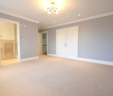 4 bedroom detached house to rent - Photo 5