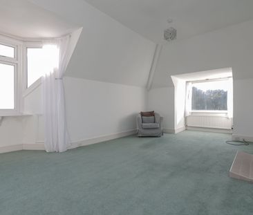 3 bed apartment to rent in Evening Hill Grange, 18 Alington Road, BH14 - Photo 2