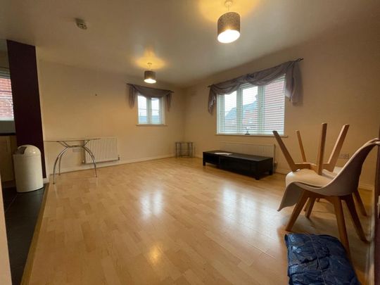 2 bedroom ground floor flat to rent - Photo 1