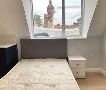 Room in a Shared Flat, Ealing Common, W3 - Photo 5
