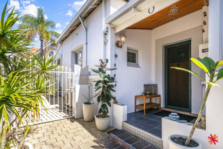 STUNNING CHARACTER HOME - Photo 2