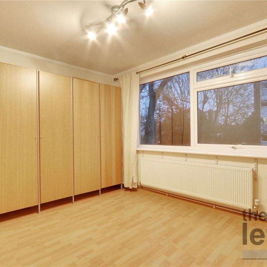 Maplin Close, London, N21 1NB - Photo 1