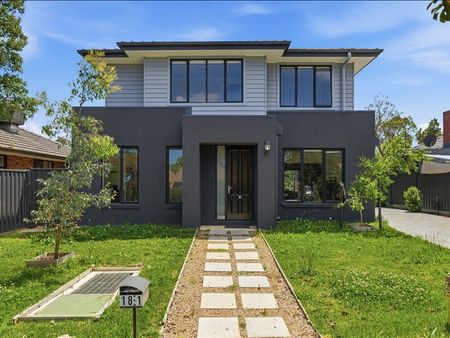 Welcome Home - Convenience and Style - Photo 2