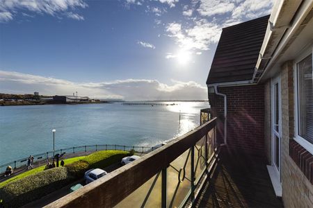 2 bedroom Flat To Let - Photo 4