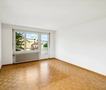 Geräumige 3.5 Zimmer-Wohnung an zentraler Lage - Photo 1