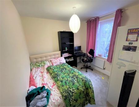 4 Bedroom Detached To Let - Photo 4