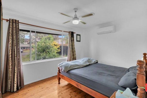 3 Bedroom home with split system air conditioning and modern kitchen! - Photo 1