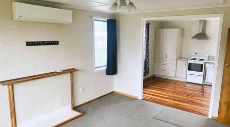 Warm, Welcoming & Walkable – Renovated Family Home Near Town - Photo 3