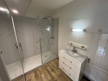 Location Appartement 4 pièces 85m² LA ROCHELLE 17000 - Photo 5