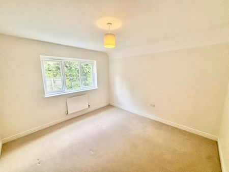 3 bedroom House To Let Total Size: 1054 SQ FT - Photo 3