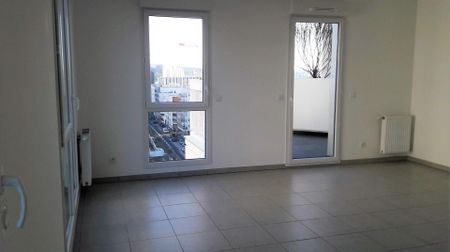 location Appartement F4 DE 88.5m² À VILLEURBANNE - Photo 5